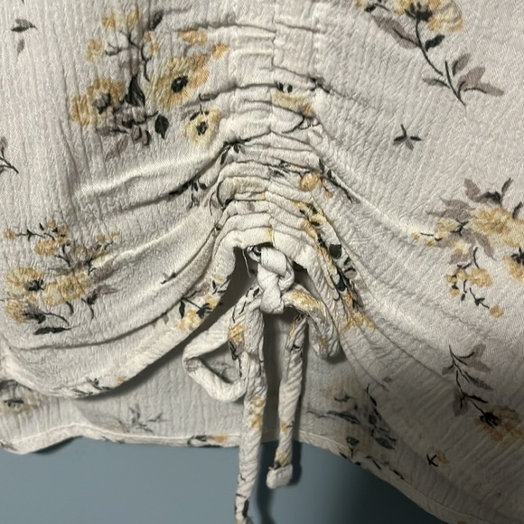 Cropped White T-shirt - Picture 3 of 3